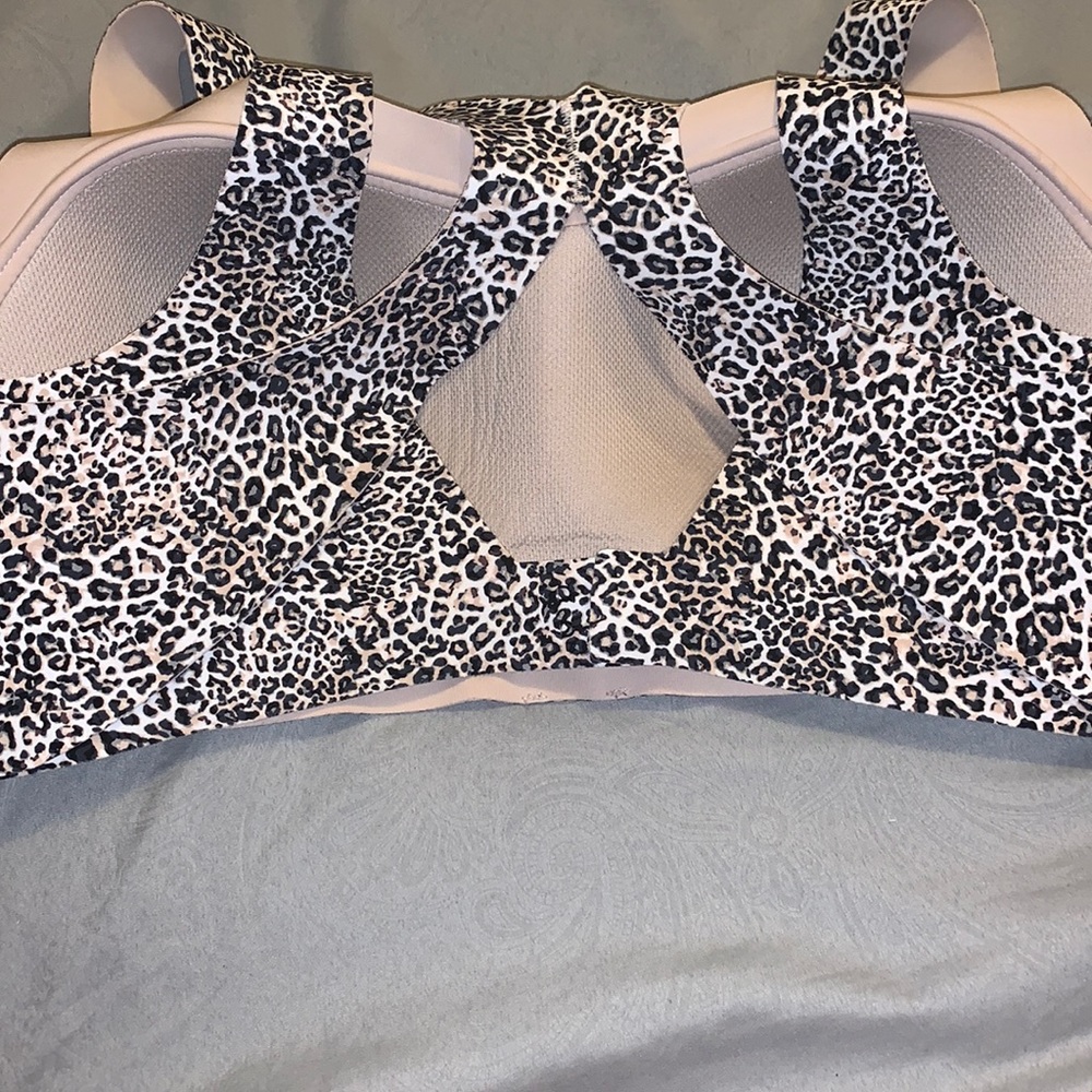 Victoria Sport Cheetah Print Sports Bra - Picture 4 of 7